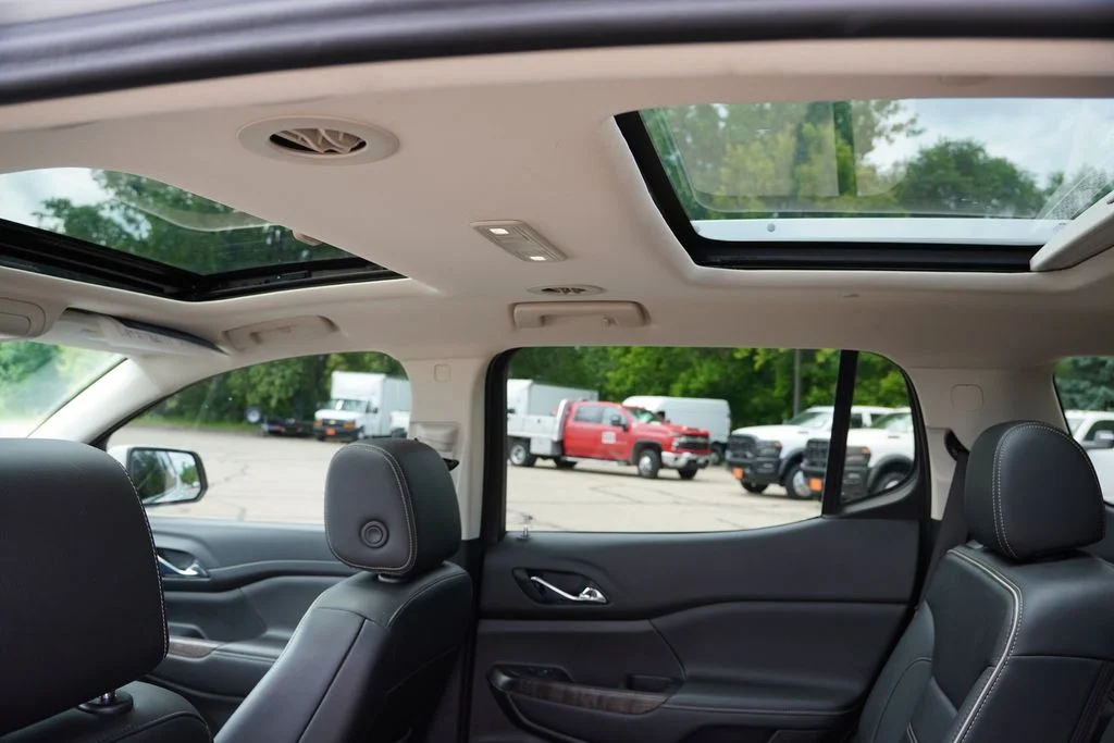2022 GMC Acadia Denali - Photo 18