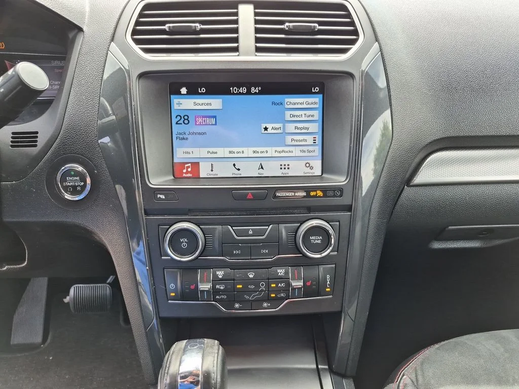Used 2018 Gray Ford XLT image 25