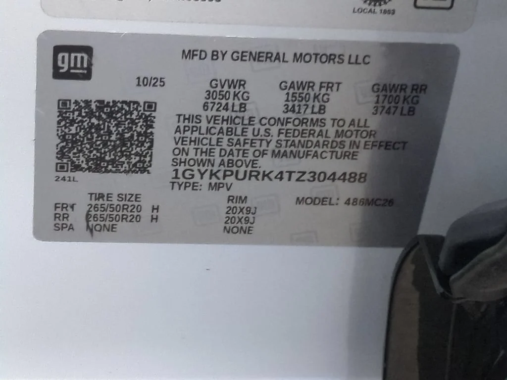 Certified Used 2026 Vibrant White Tricoat Cadillac Sport image 39
