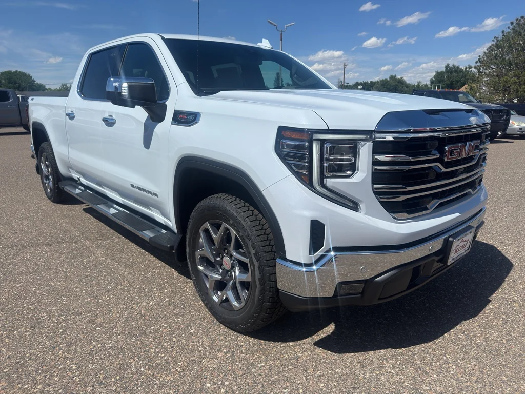 New 2026 Glacier White Tricoat GMC SLT image 4