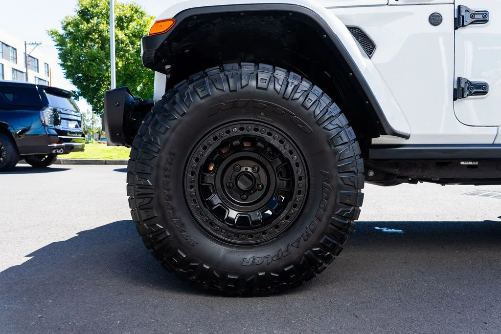 Used 2023 White Jeep Rubicon 4xe image 7