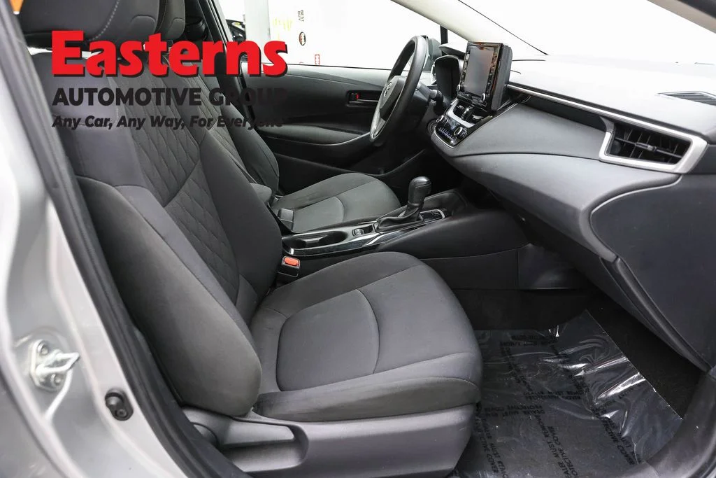 Used 2022 Silver Toyota LE image 23