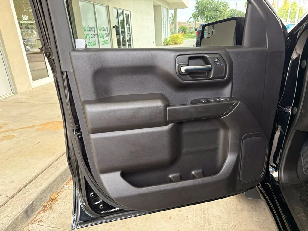 Used 2023 Black Chevrolet Custom image 35