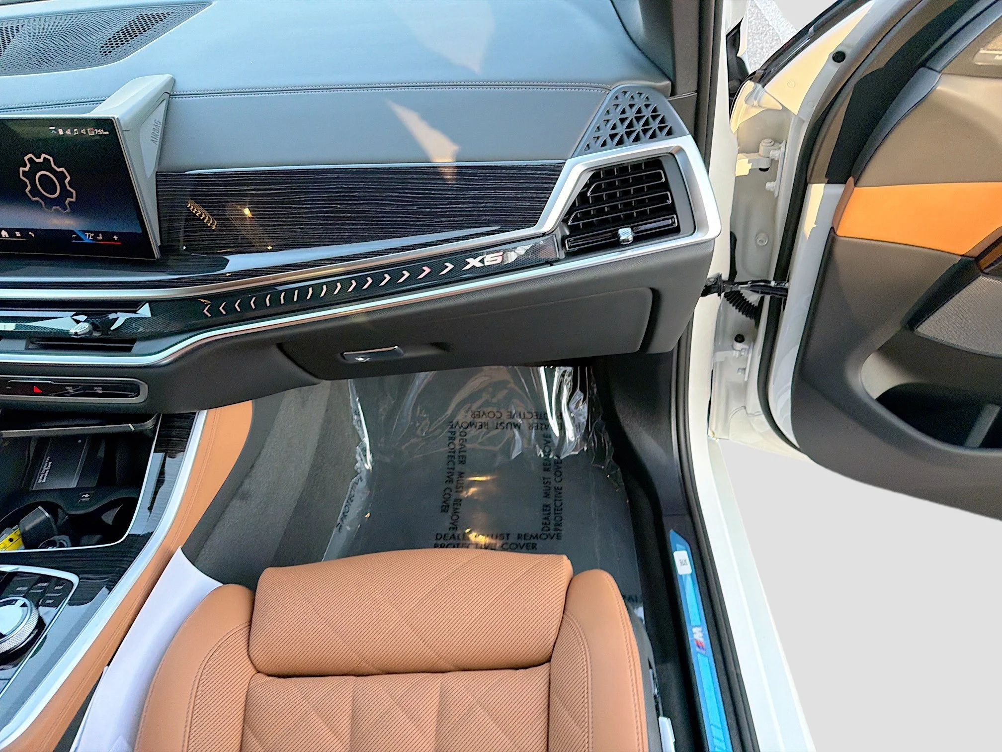 New 2026 Mineral White Metallic BMW xDrive40i image 17