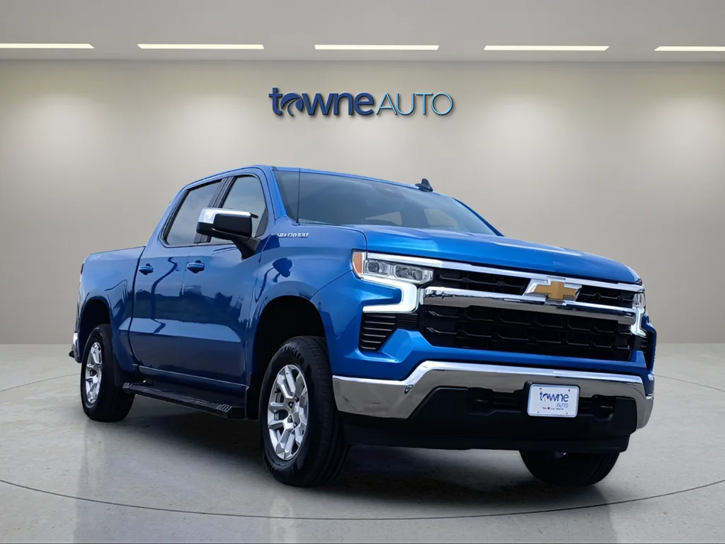 Used 2022 Blue Chevrolet LT image 4