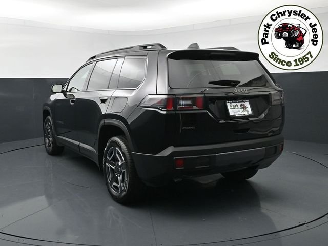New 2026 Diamond Black Crystal Pearl-Coat Exterior Paint Jeep Limited image 4