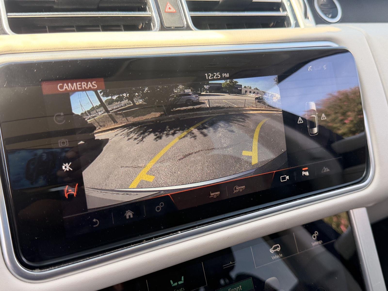Used 2019 Byron Blue Metallic Land Rover HSE image 31