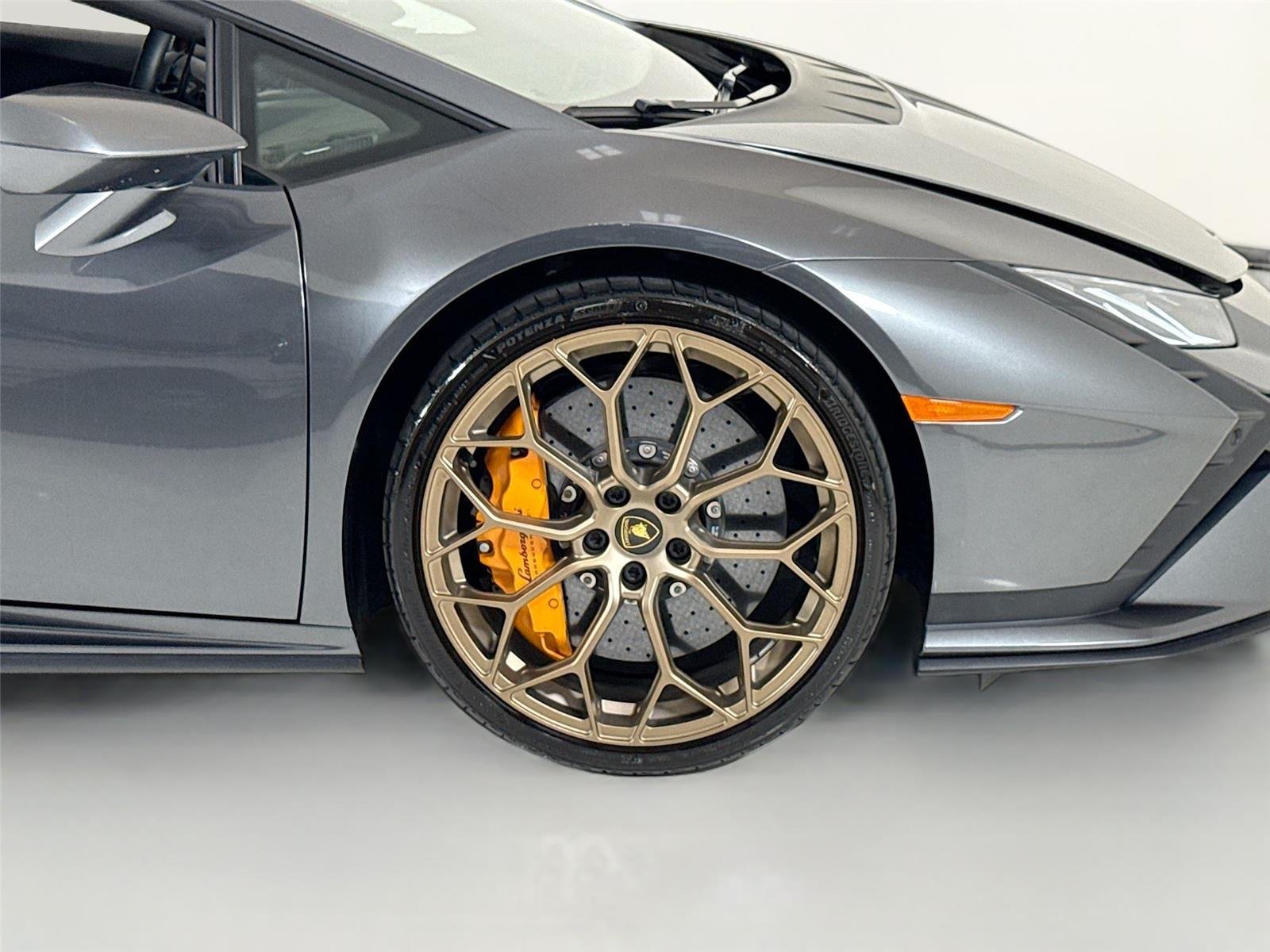 Used 2023 Grigio Lynx Lamborghini Tecnica | Front PPF | Functional Pkg image 39