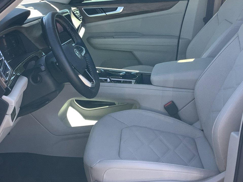 2025 Volkswagen Atlas SE w/Tech - Photo 22
