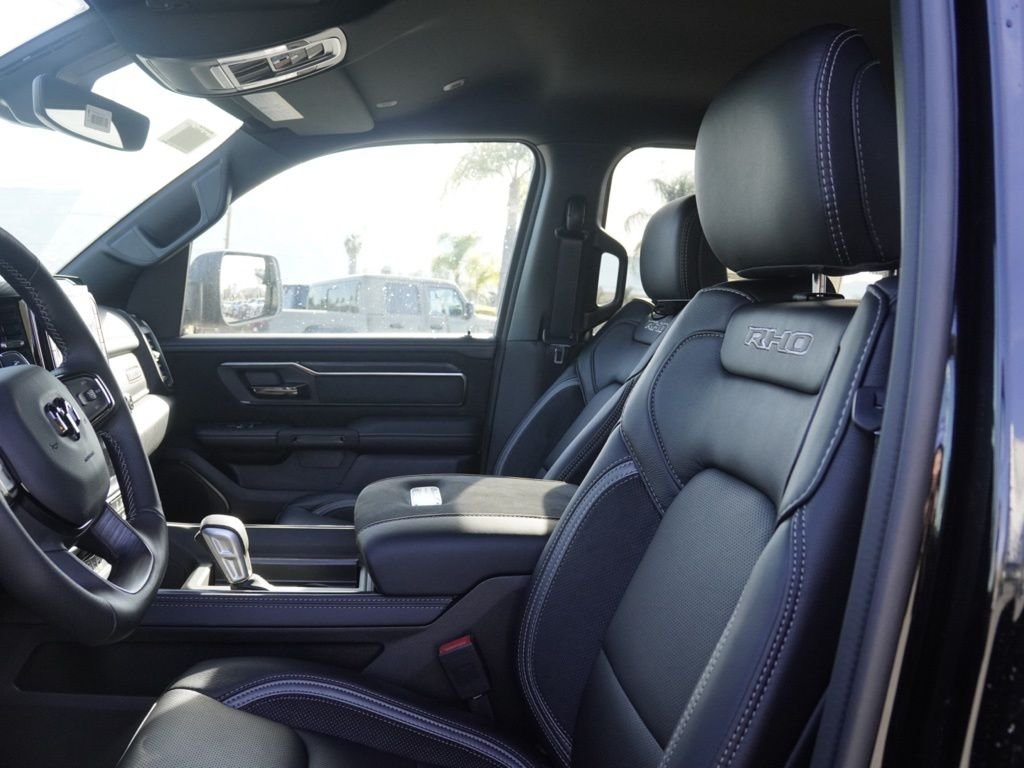 New 2026 Diamond Black Crystal Pearl-Coat Exterior Paint RAM RHO image 18