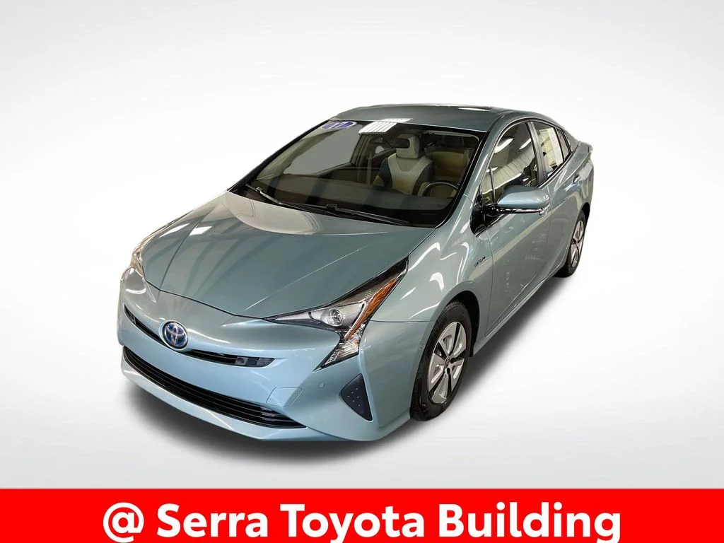2017 Toyota Prius Three's photo