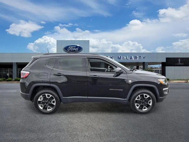 Used 2018 Black Jeep Trailhawk image 6