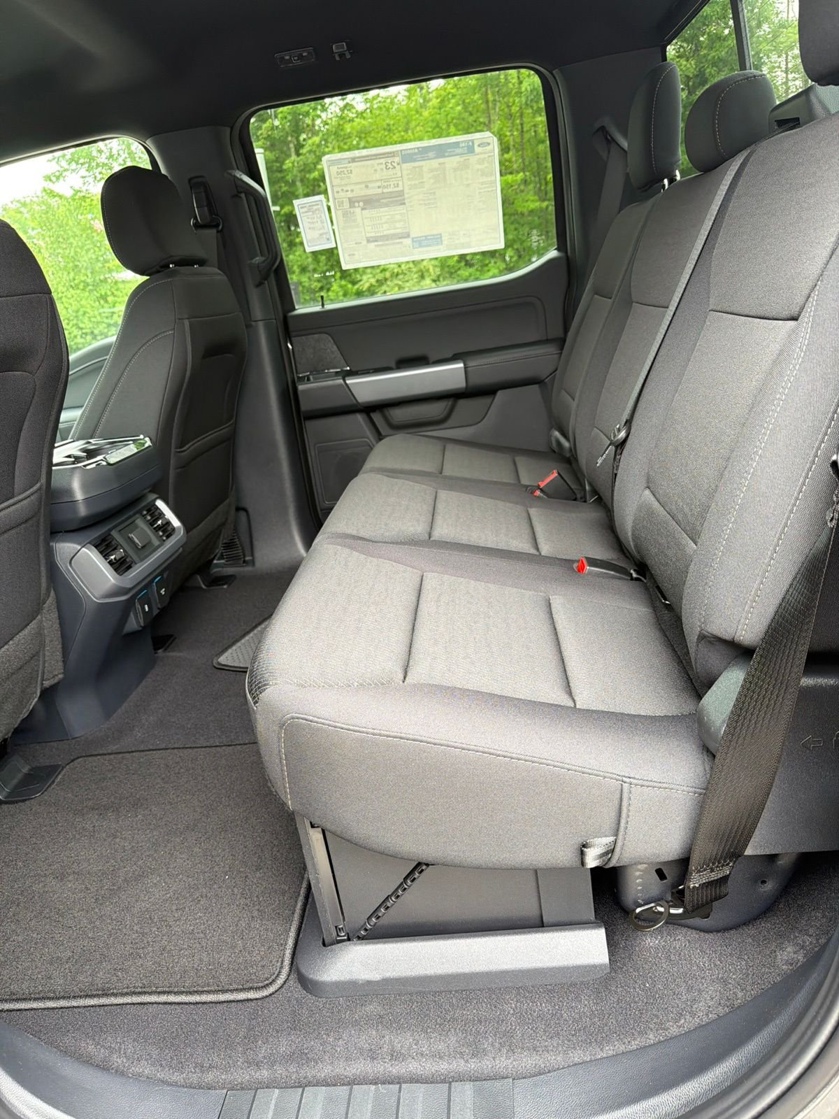 New 2026 Carbonized Gray Metallic Ford XLT image 13