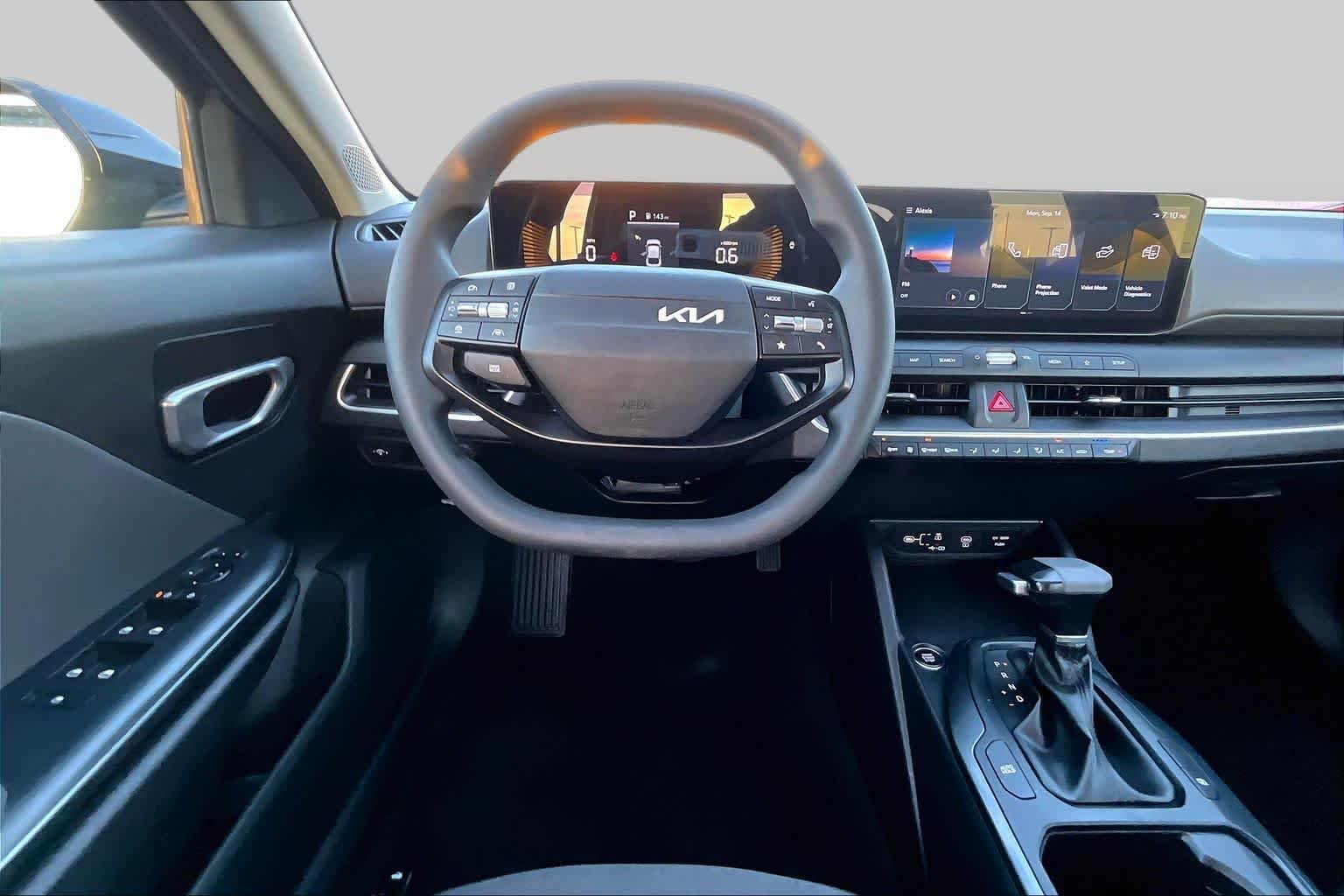 Used 2025 Aurora Black Pearl Kia LXS image 6