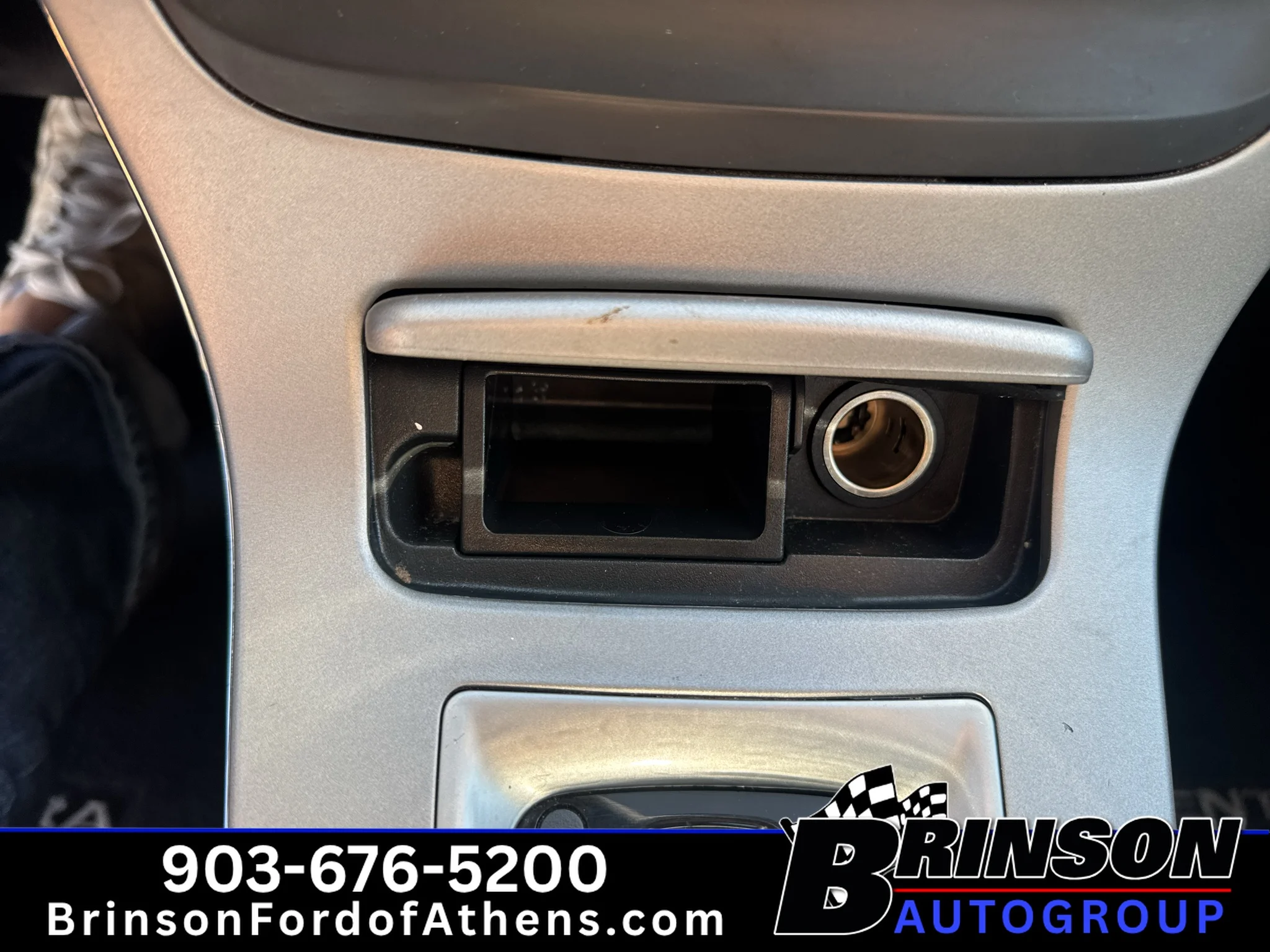 Used 2015 Super Black Nissan SV image 24