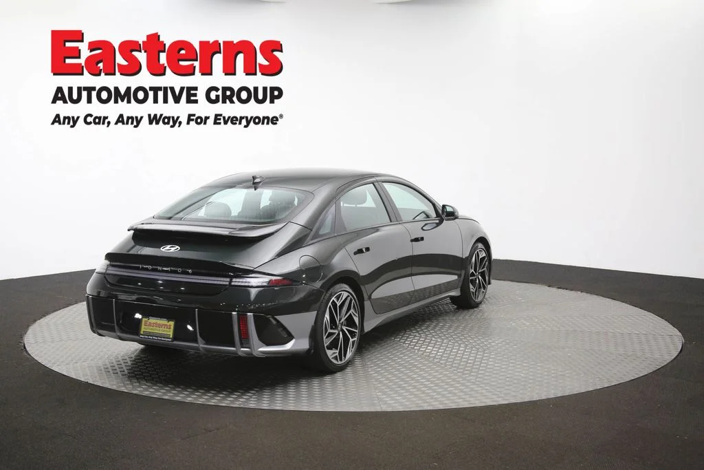 Used 2023 Green Hyundai SEL image 40