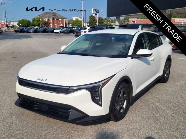 Certified Used 2025 White Kia LXS image 6