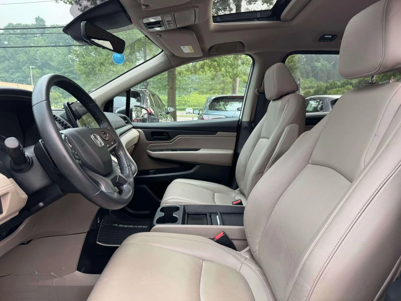 Used 2023 Platinum White Pearl Honda EX-L image 17