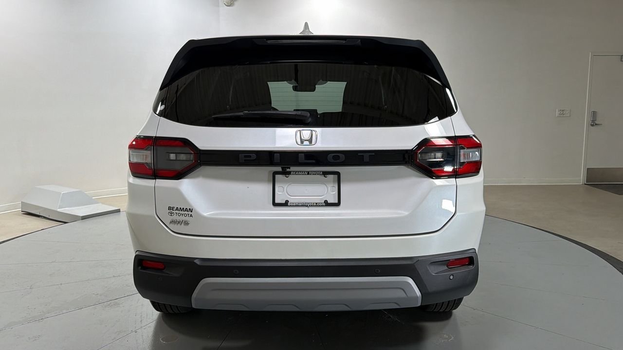 Used 2023 White Honda EX-L image 4