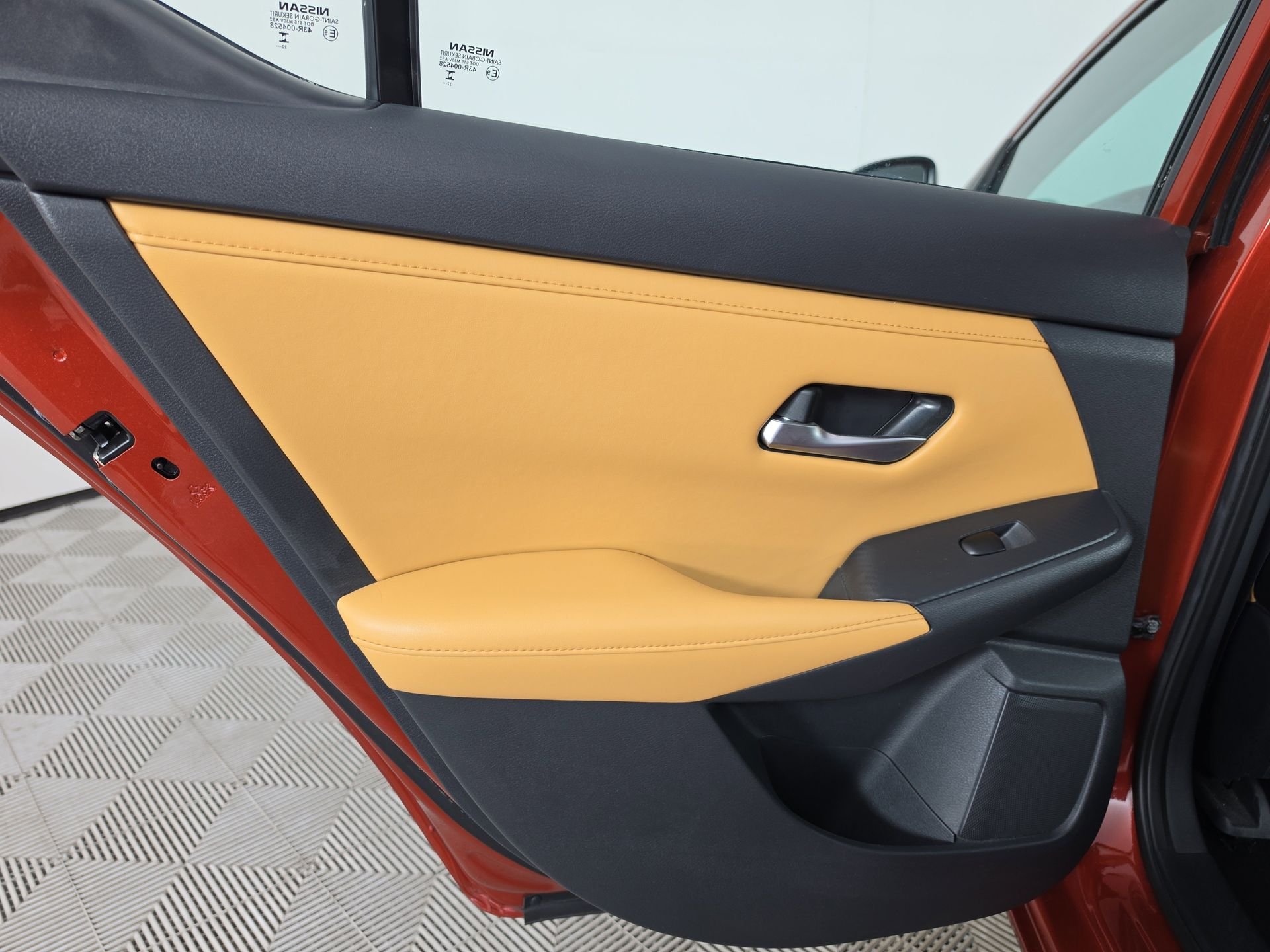 Used 2022 Red Nissan SV image 39