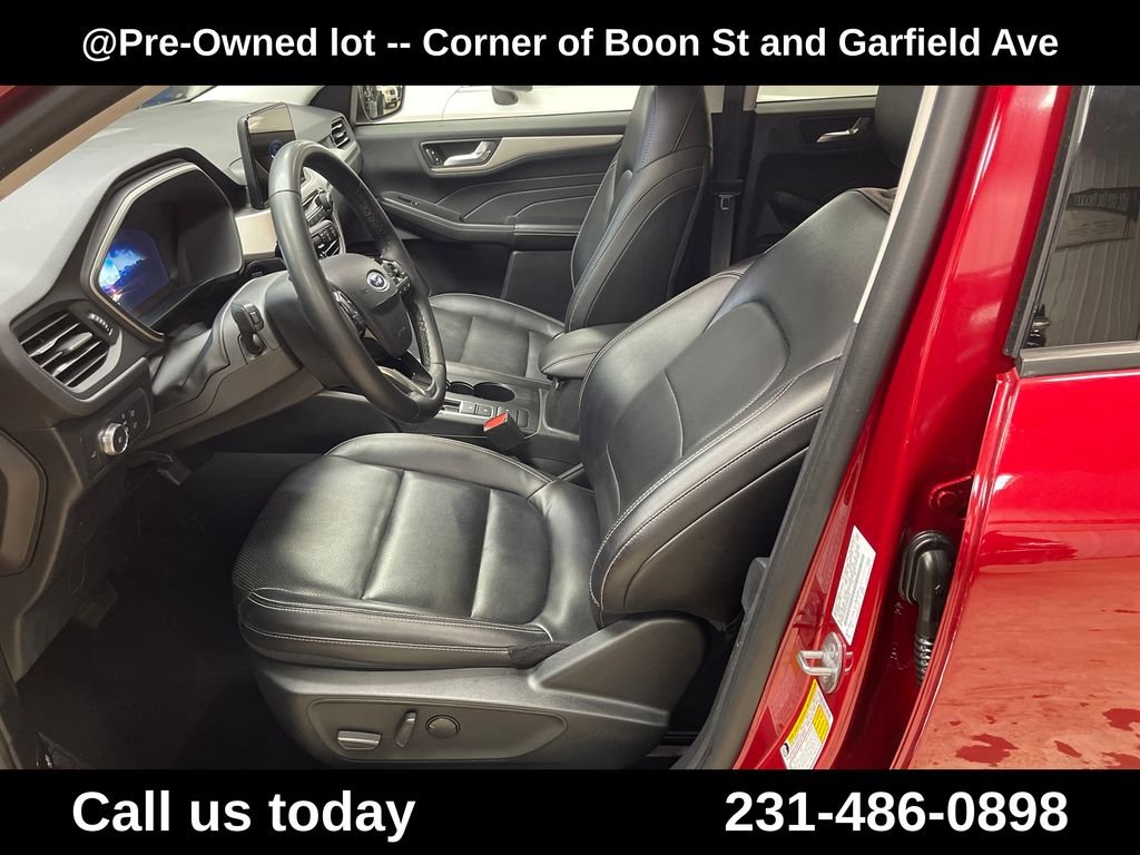 Used 2022 Red Ford SEL image 14