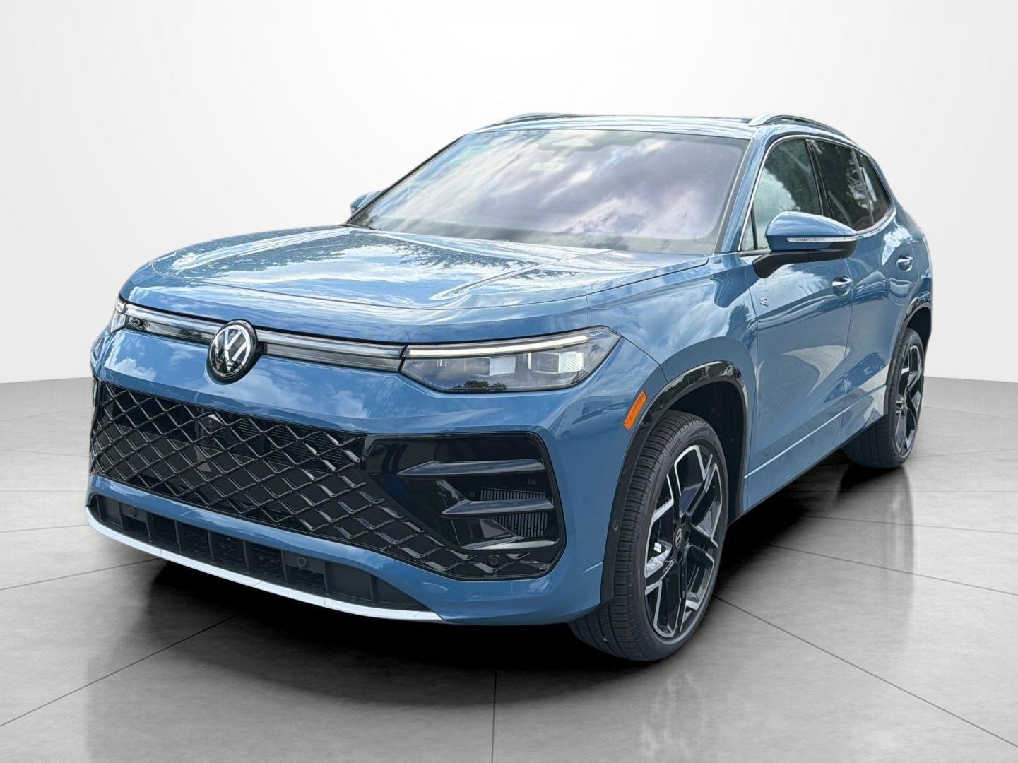 New 2026 monterey blue pearl Volkswagen SEL R-Line Turbo image 1