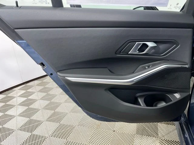 New 2026 Arctic Race Blue metallic BMW 330i xDrive image 15