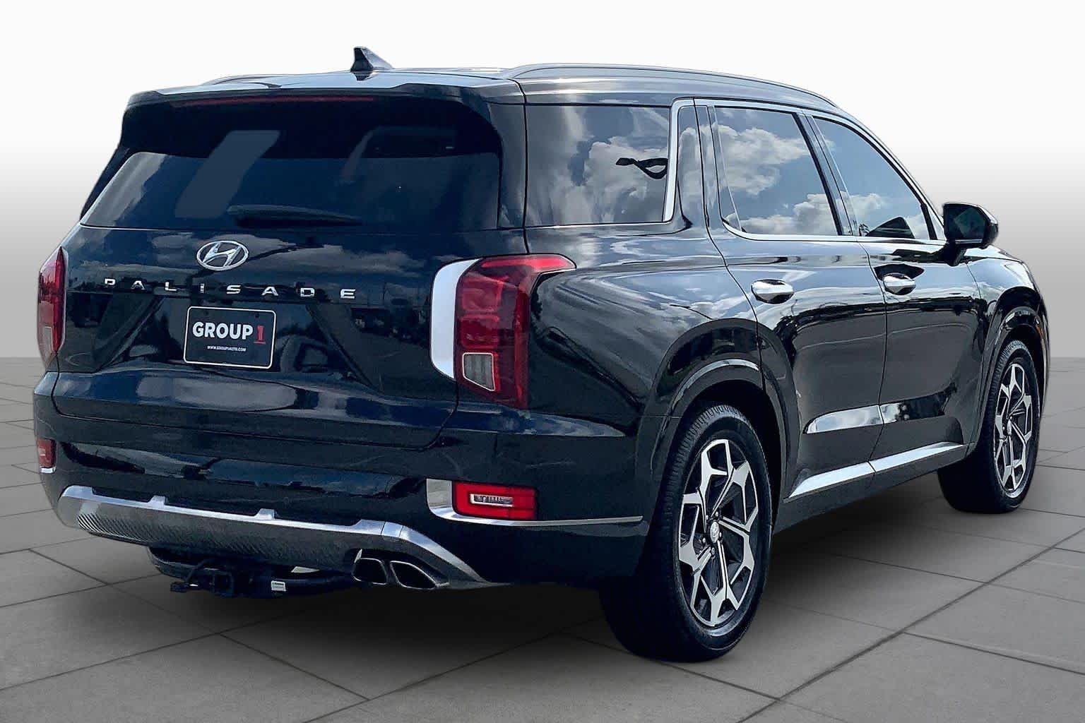 Used 2022 Abyss Black Pearl Hyundai Calligraphy image 12
