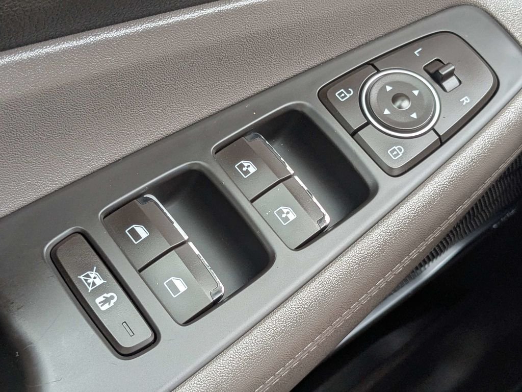 Used 2019 Silver Hyundai SEL Plus image 26