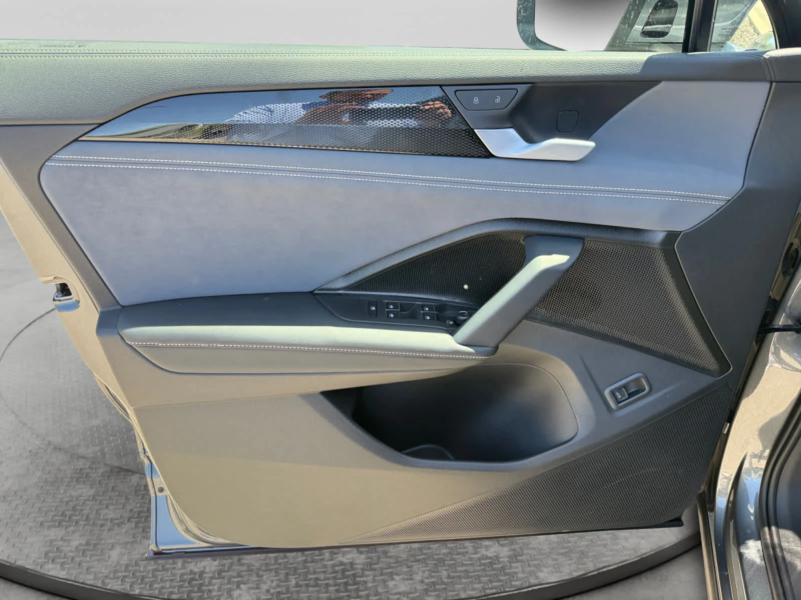 New 2026 Platinum Gray Metallic Volkswagen SE image 10