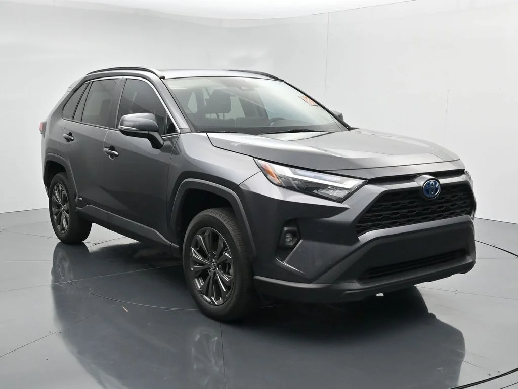 Used 2022 Gray Toyota XLE Premium image 2