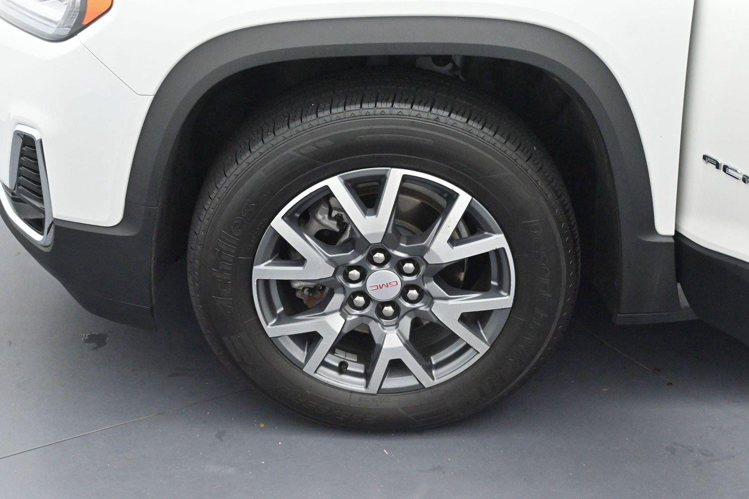 Used 2023 WHITE FROST TRICOAT GMC SLT image 32