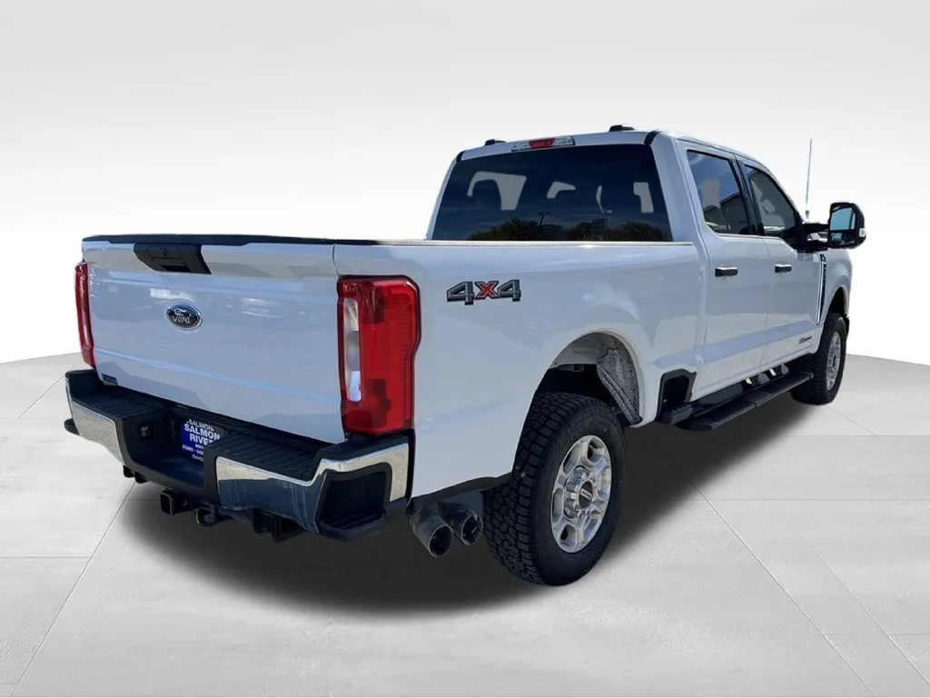 Used 2026 White Ford XL image 5