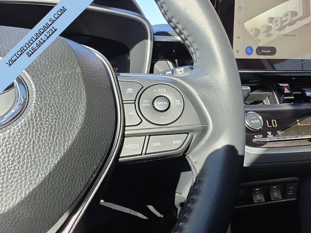 Used 2025 Silver Toyota XLE image 22