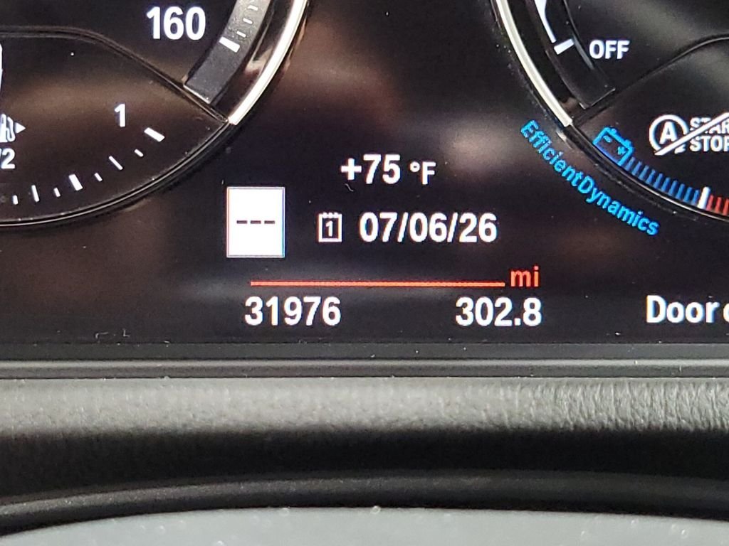 Used 2022 White BMW xDrive28i image 32
