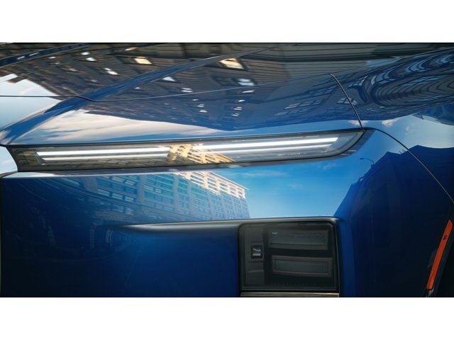 New 2027 Tanzanite Blue II Metallic BMW  image 6