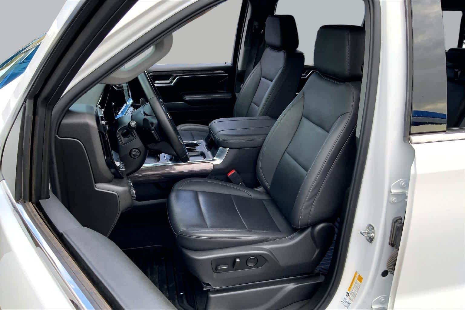 Used 2026 Summit White Chevrolet LTZ image 7
