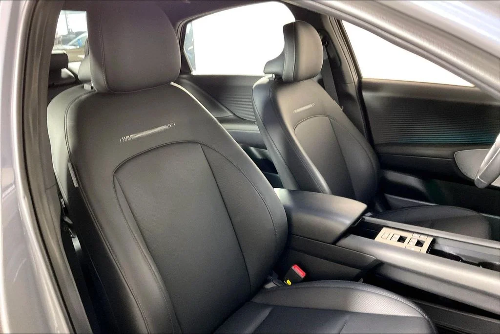 Used 2024 Blue Hyundai SEL image 6