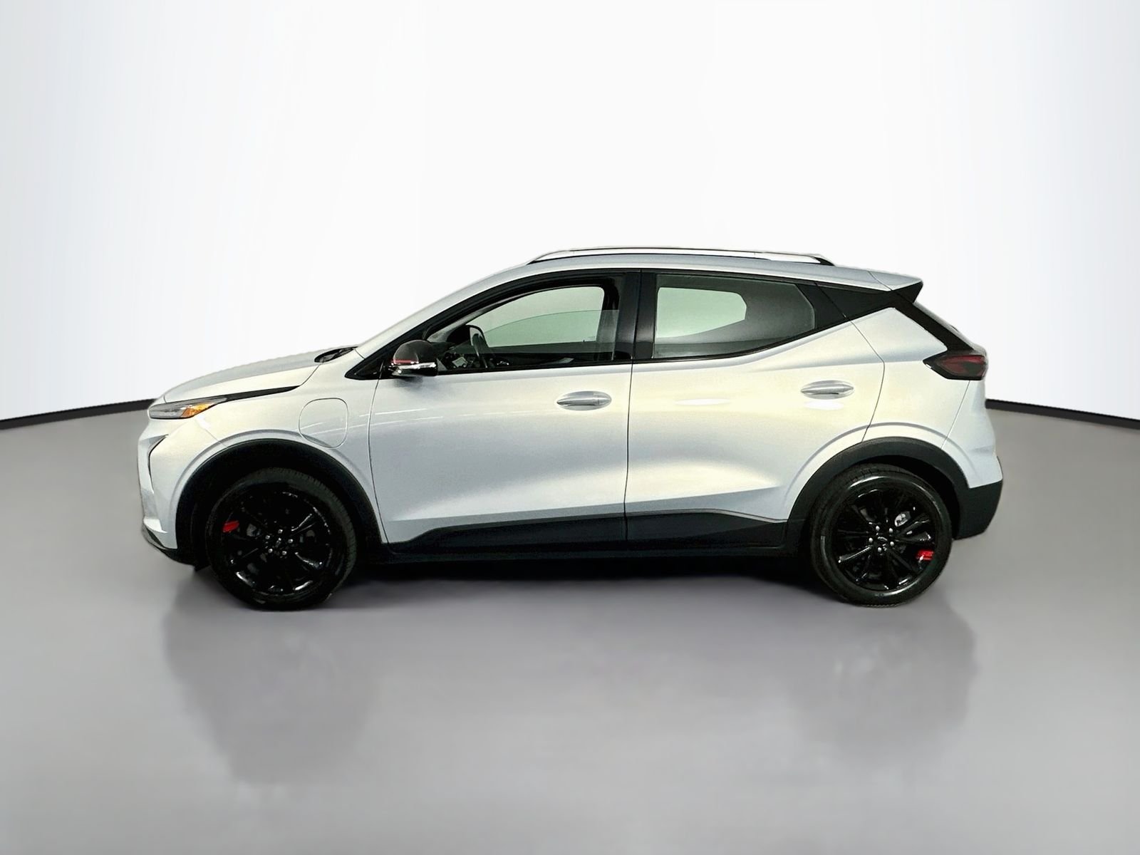 Used 2023 Silver Flare Metallic Chevrolet LT image 5