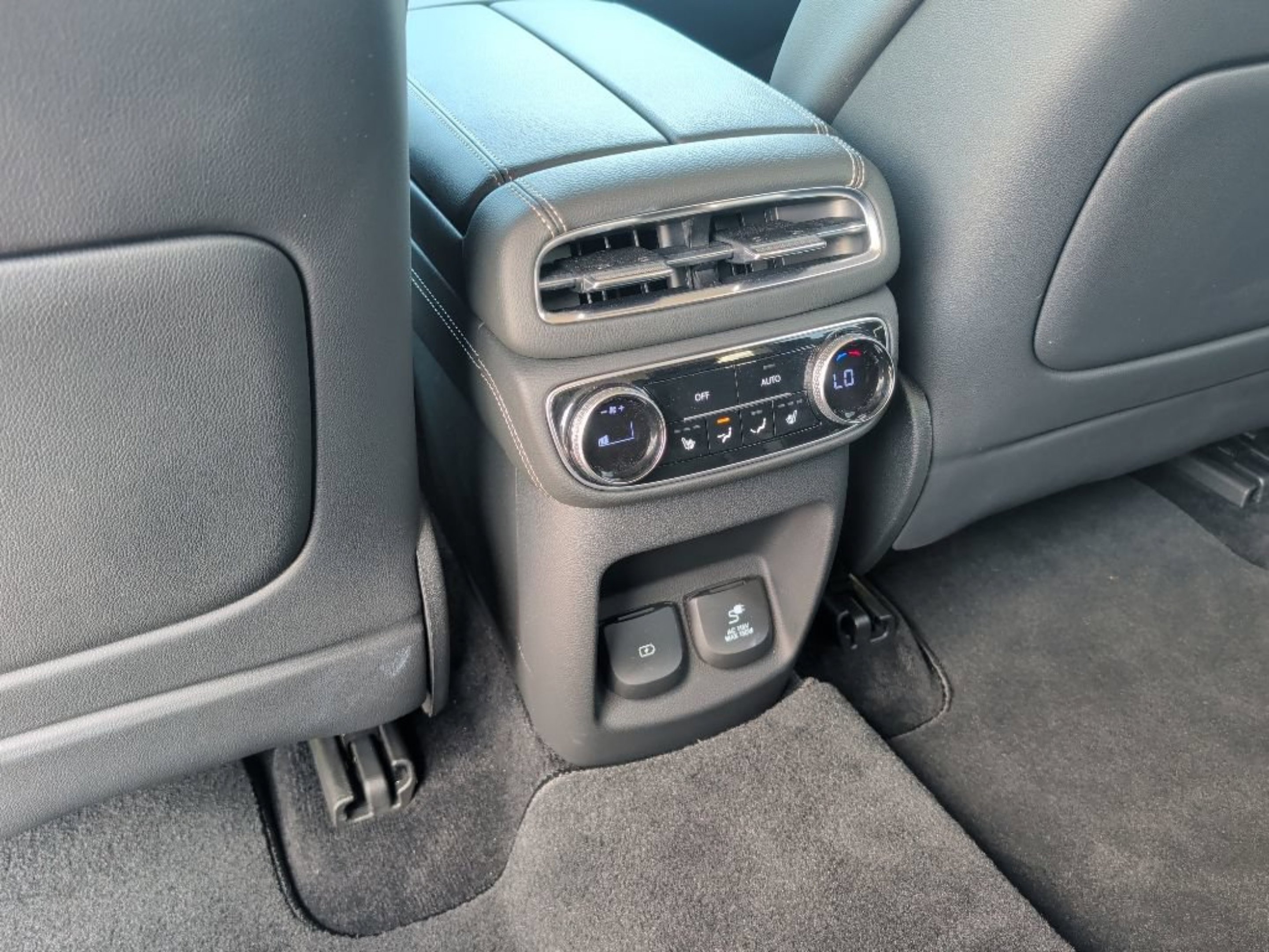 2024 GENESIS GV80 Standard - Photo 36
