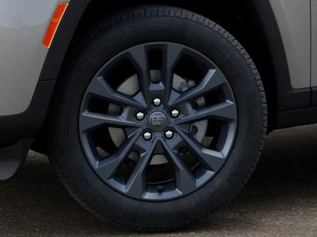 New 2026 Silver Zynith Exterior Paint Jeep  image 34