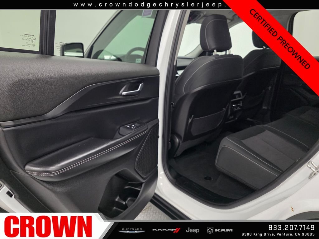 Used 2024 White Jeep Laredo image 20