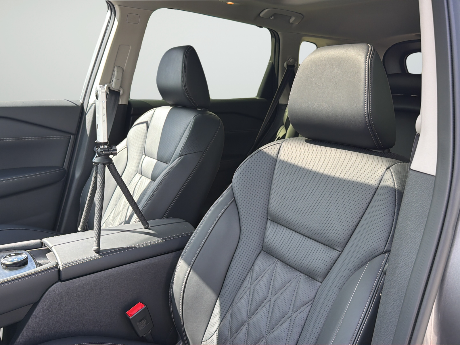 New 2026 Gray Nissan Platinum image 32