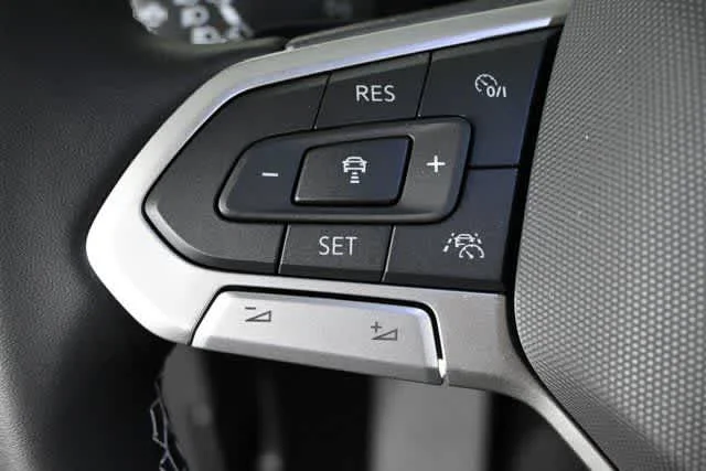 New 2026 Deep Black Pearl Volkswagen 2.0T SE w/Technology image 24