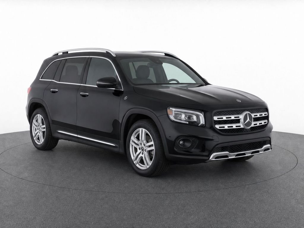 Certified Used 2020  Mercedes-Benz GLB 250 image 2