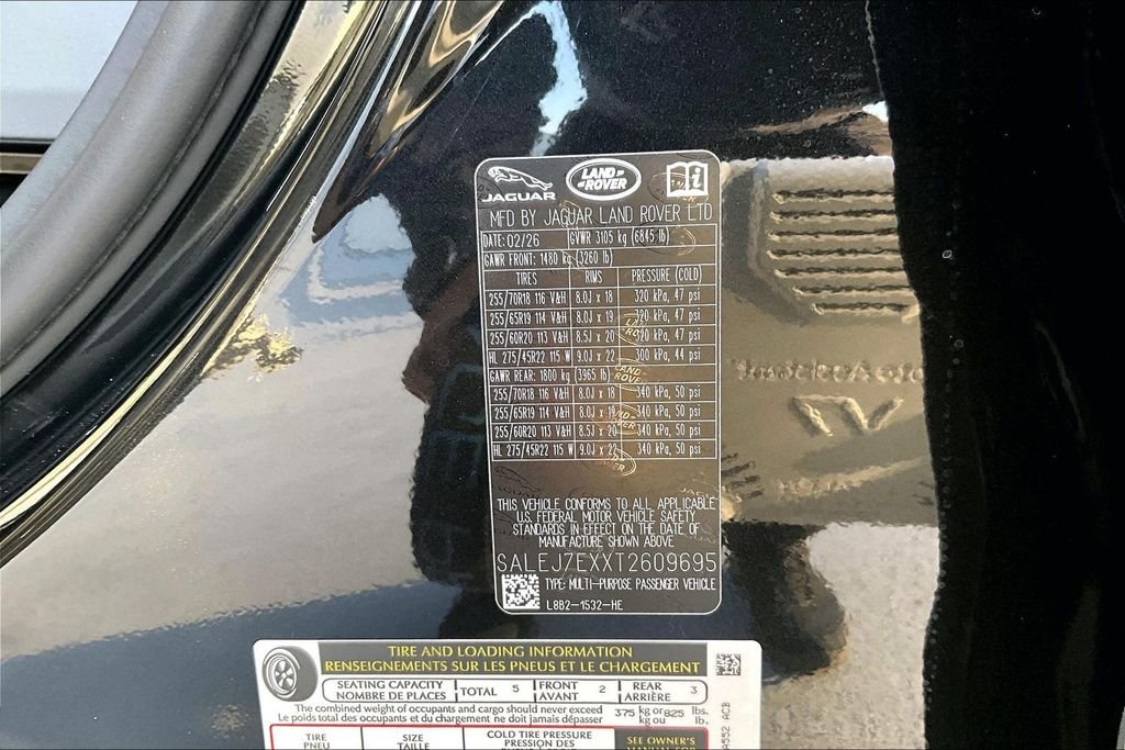 New 2026 SANTORINI BLACK Land Rover S image 8