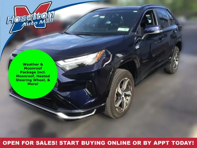Used 2023  Toyota SE image 1
