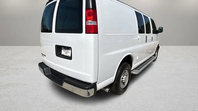 Used 2024 Summit White Chevrolet WT image 35