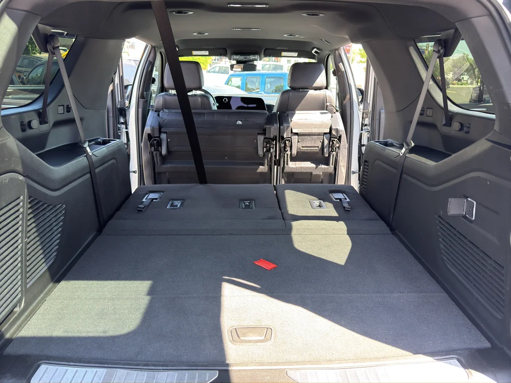 Used 2025 Gray Chevrolet Z71 image 16
