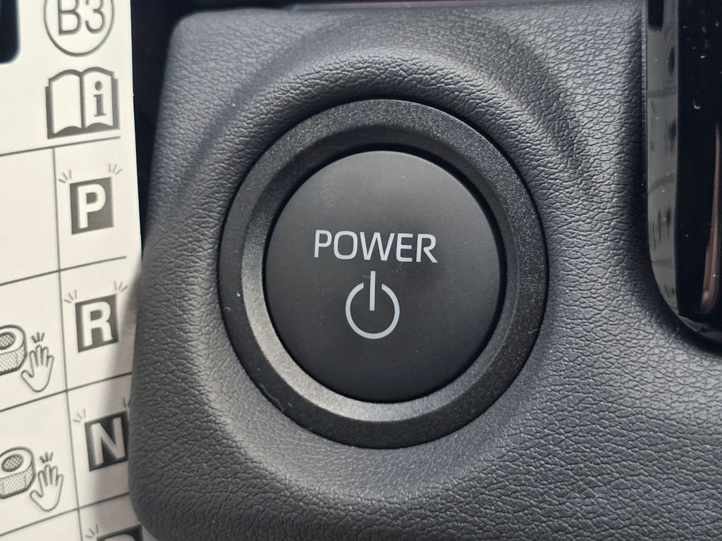 New 2026 Wind Chill Pearl <sup>1</sup> Toyota  XLE image 29